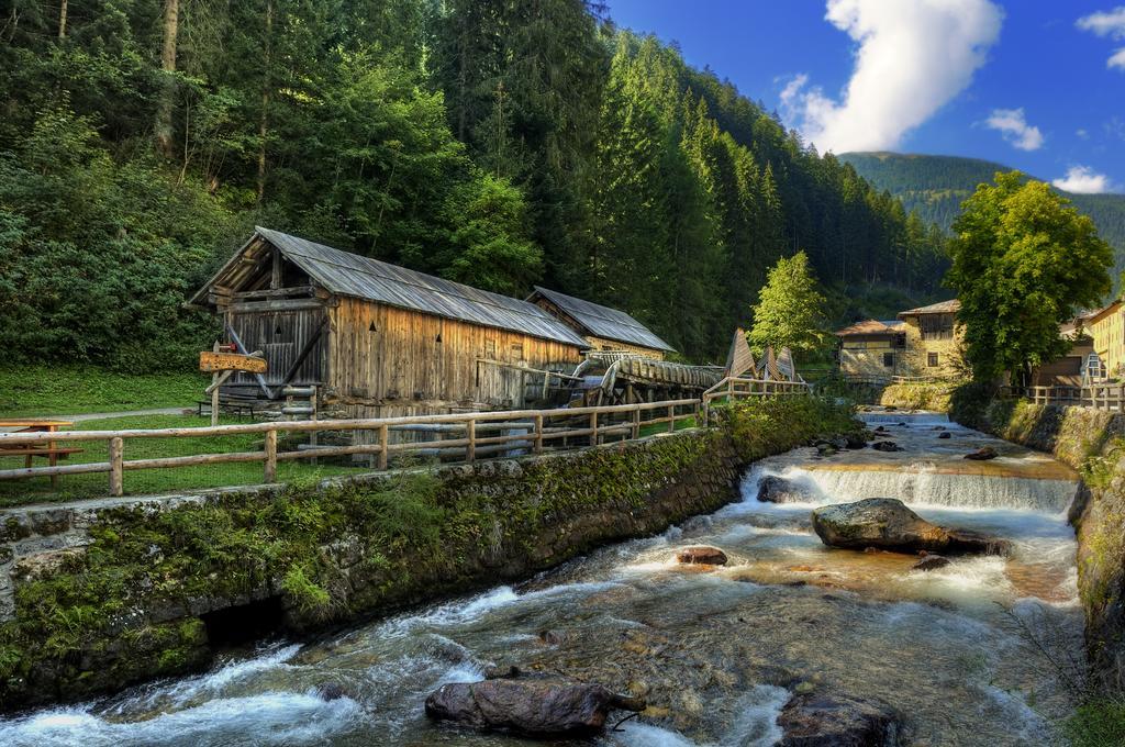 Alpen Hotel Rabbi Buitenkant foto