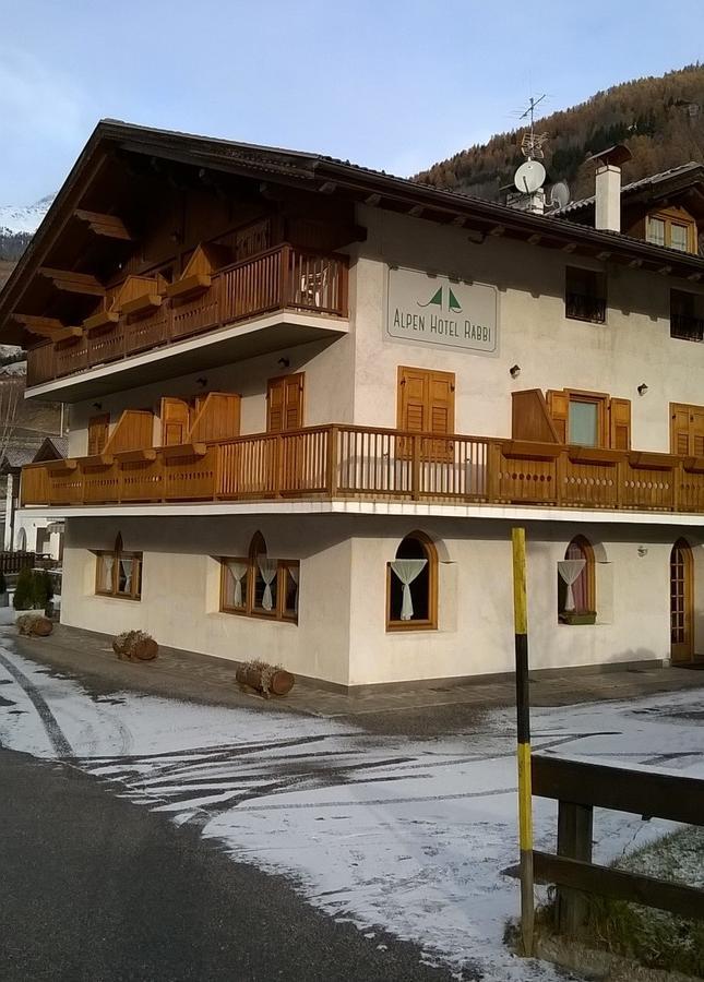 Alpen Hotel Rabbi Buitenkant foto