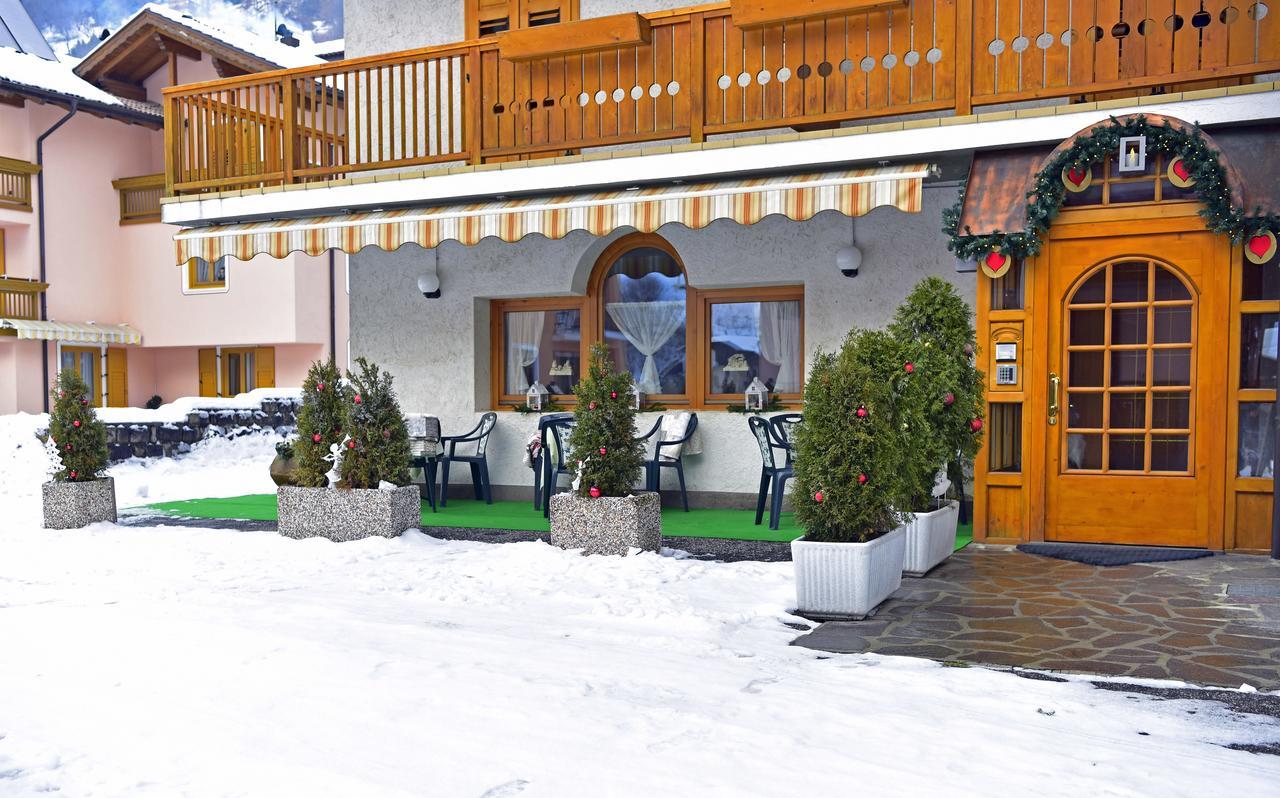 Alpen Hotel Rabbi Buitenkant foto